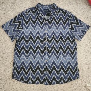 American Eagle Blue and Black Zigzag Pattern Shirt